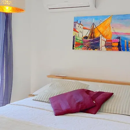 Equilibrium דירה *